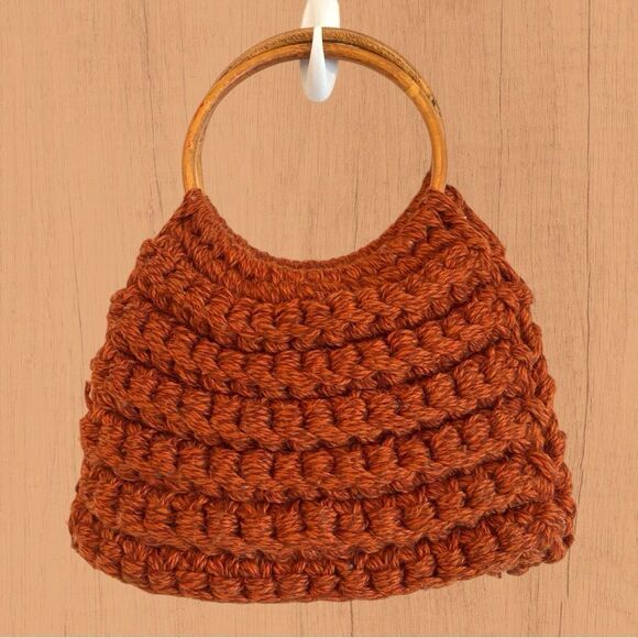 Vintage rust coloured wool knit hand bag with bamboo handles - Picture 3 of 6